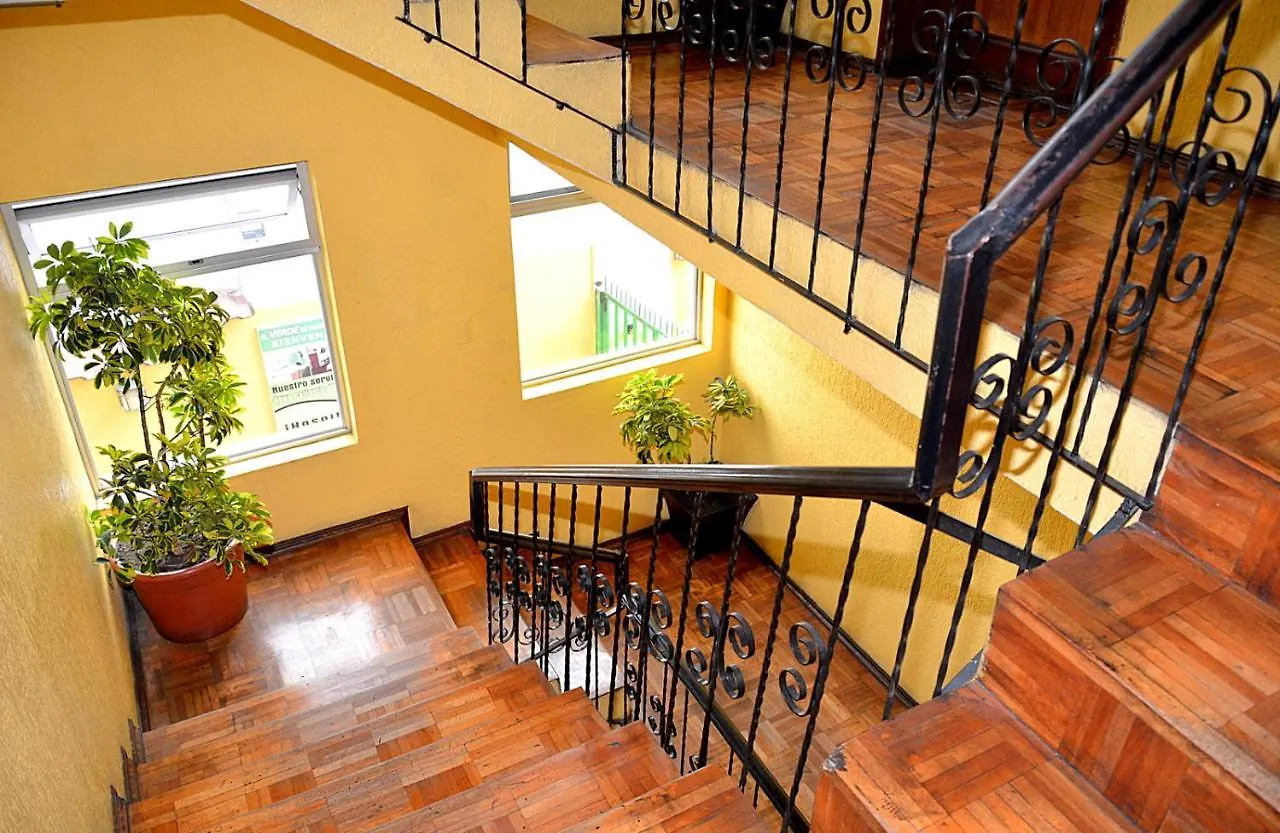 Hostal Terra 2 Quito 0*,  Ecuador